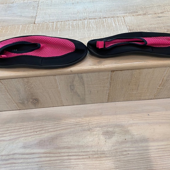 Pink Water / Beach Shoes Sz. L 9-10 - Picture 4 of 4